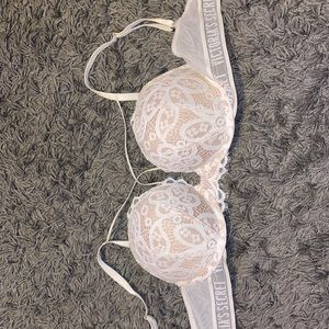 Victoria Secret Adds 2 Cup Sizes BombShell Push up